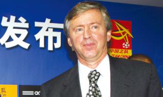 中国足球队现任教练